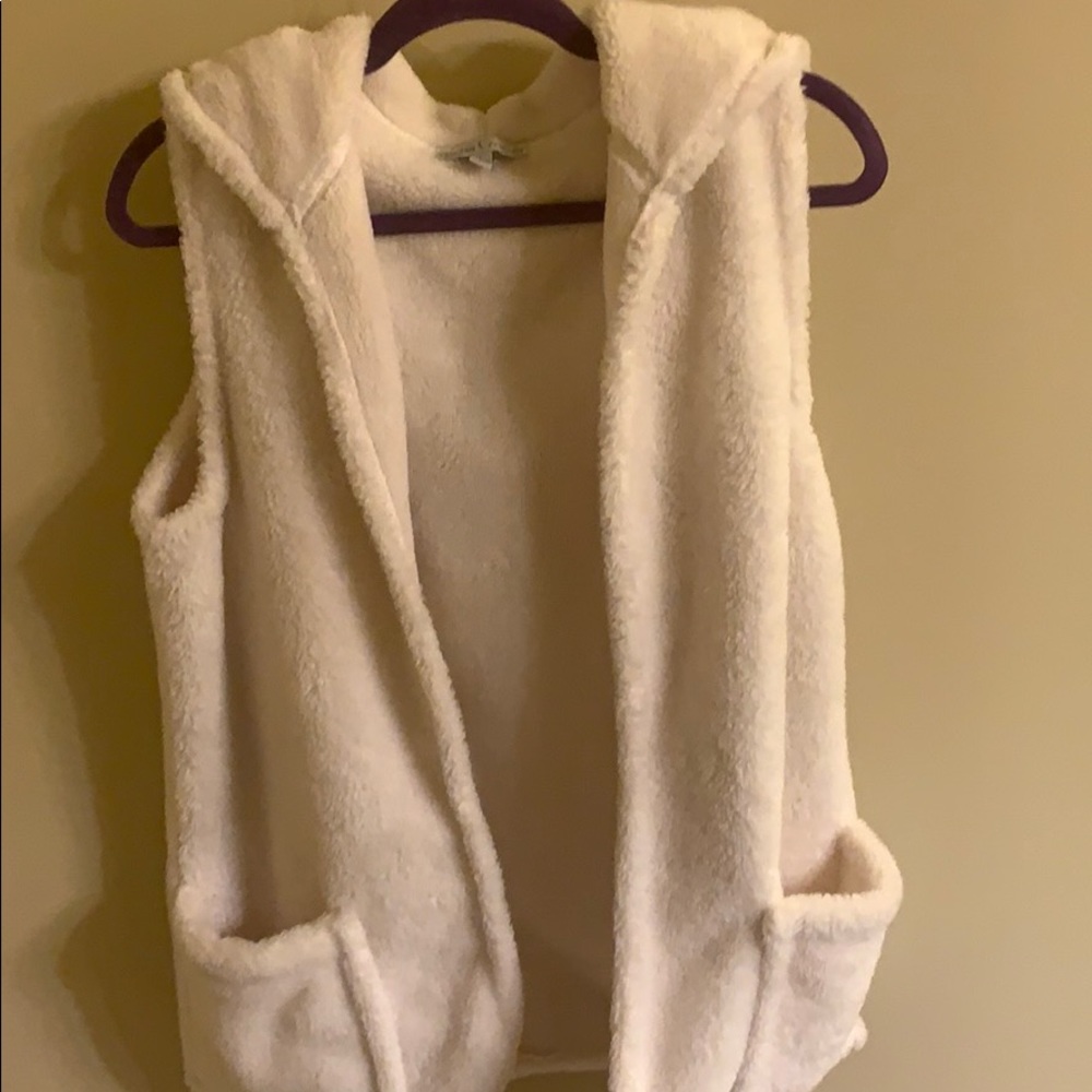 Fluffy hooded Vest